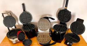 Flippable Belgian waffle-maker