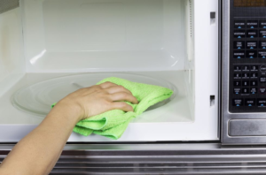 How to Clean Inside a Microwave