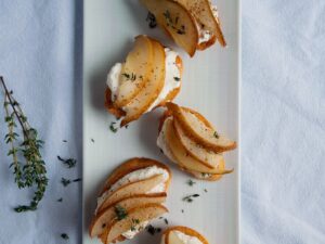 Chopped pears with ricotta cheese