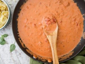 How to Store Tomato Sauce-Cream for Pasta