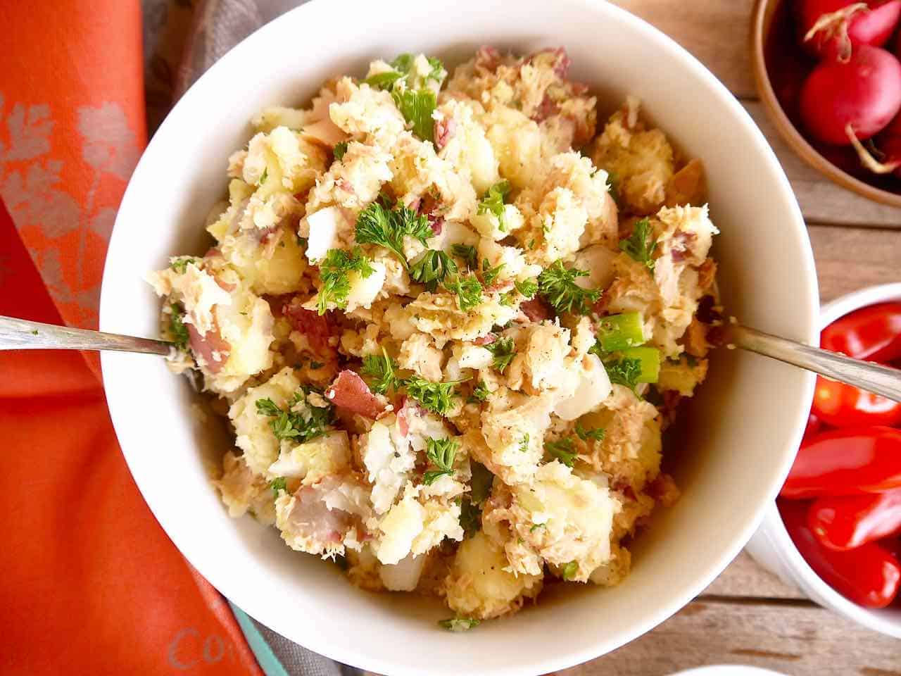 Potato salad with tuna