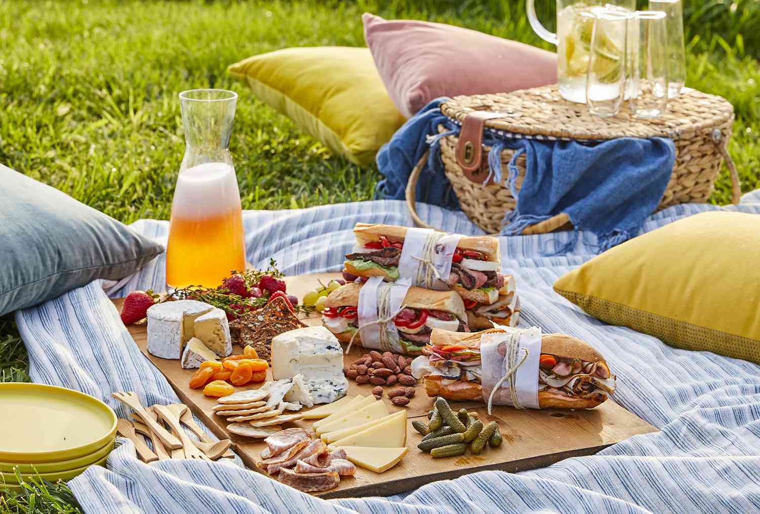 Tasty Cold Snacks To Savor During Your Summer Picnics